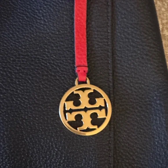 Tory Burch Black Leather Shoulder Bag with Pink Tag and Gold Charm - Picture 3 of 12